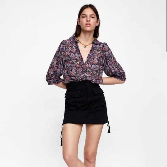 Zara Tops - ZARA Flowy V-Neck Floral Print Blouse